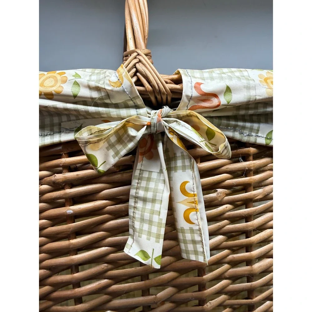 Vintage Wicker Picnic Basket Retro Floral Gingham Liner Cottagecore Boho Decor